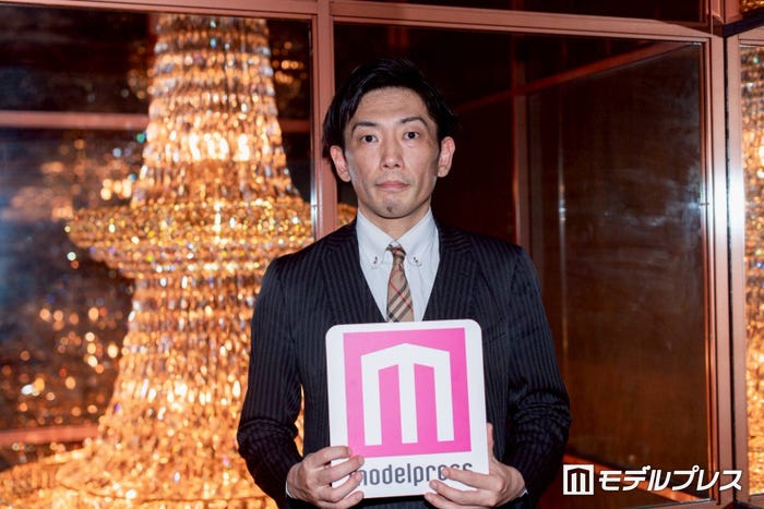 黒服(C)モデルプレス