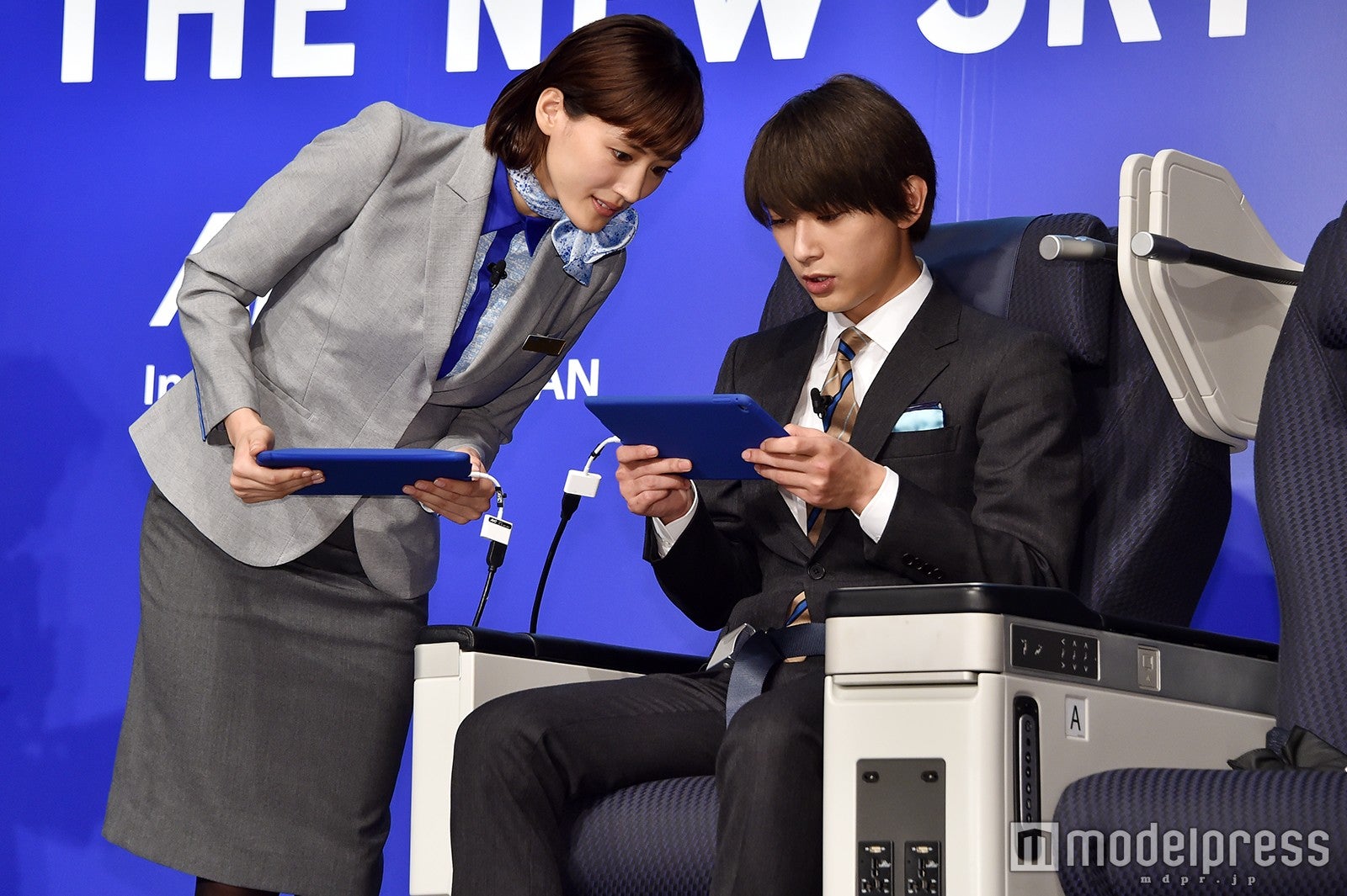 綾瀬はるか、吉沢亮／新CM発表会にて （C）モデルプレス