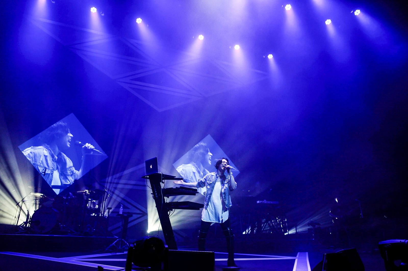 『DEAN FUJIOKA Live 2017 “History In TheMaking”』より（撮影：HIRO KIMURA）