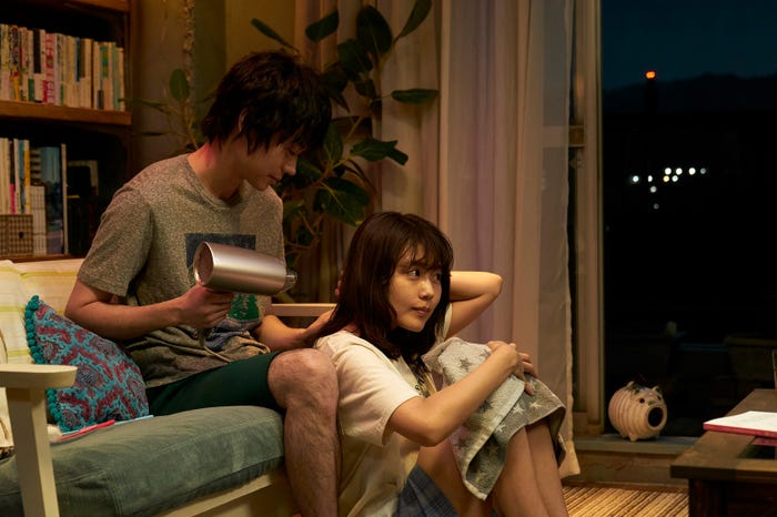 菅田将暉、有村架純(C)2021「花束みたいな恋をした」製作委員会