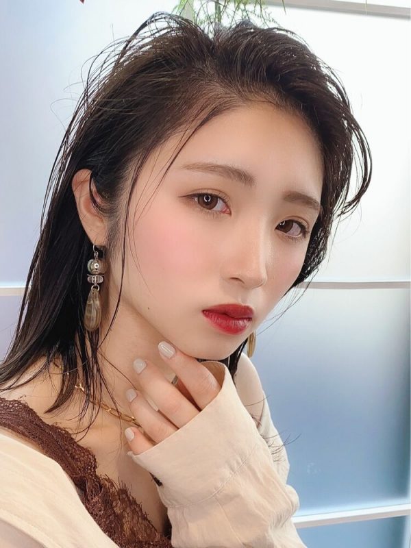 ミディアムヘアに似合う韓国風アレンジ特集 簡単にオルチャンっぽさを演出できる モデルプレス ミディアムヘアに似合う韓国風アレンジ特集 簡単にオルチャンっぽさを演出できる モデルプレス