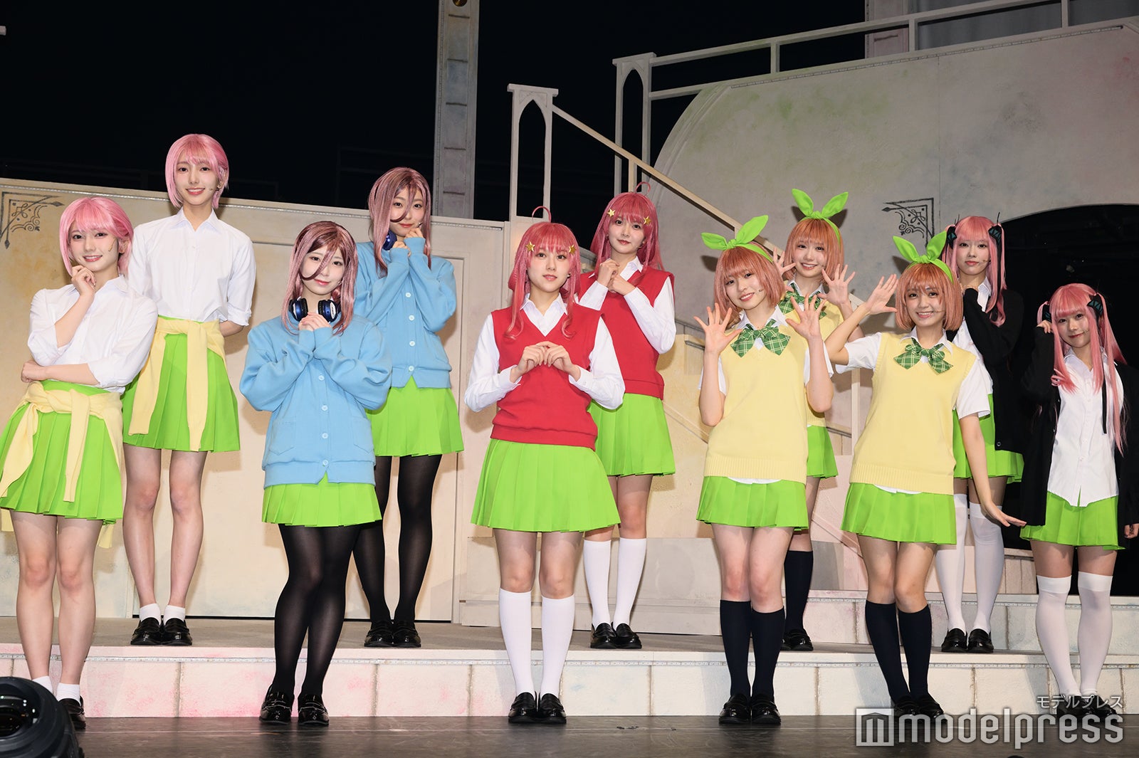 日向坂46四期生（上段左から）小西夏菜実、宮地すみれ、山下葉留花、藤嶌果歩、清水理央（下段左から）竹内希来里、渡辺莉奈、平岡海月、正源司陽子、平尾帆夏、石塚瑶季（C）モデルプレス