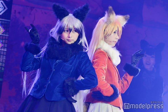 鈴木絢音、佐々木琴子/ゲネプロの様子(C)モデルプレス