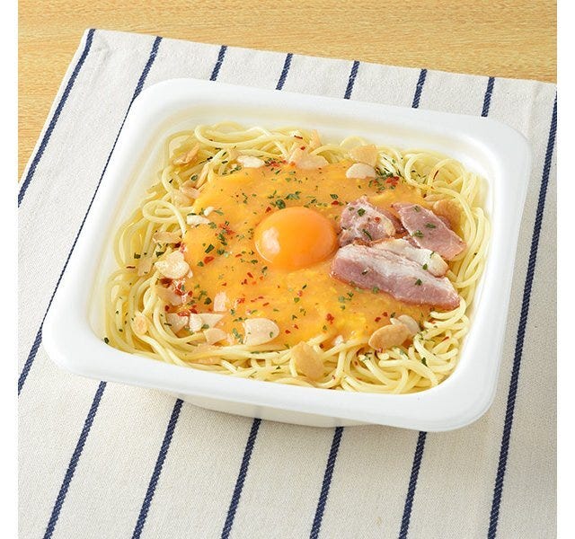 ファミリーマート　ファミマ　落合務シェフ監修　ペペロンチーノたまご