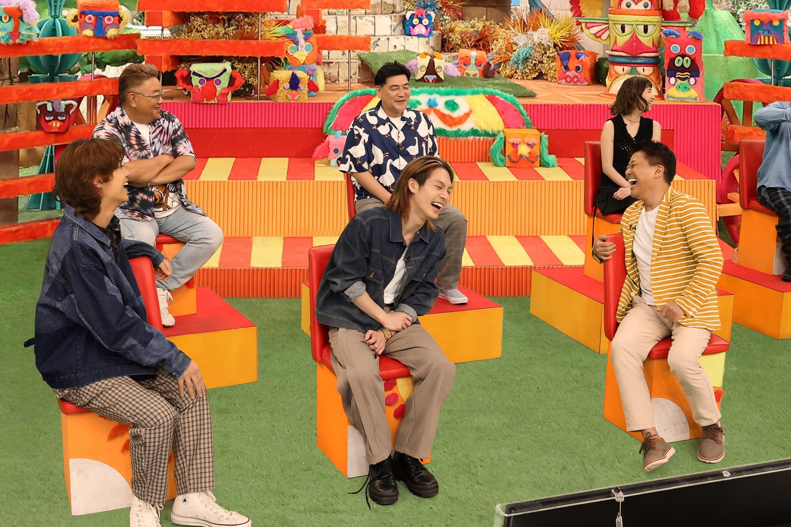 （後列左から）伊達みきお、富澤たけし、堀田真由（前列左から）高橋海人、松田元太、坂上忍（C）フジテレビ