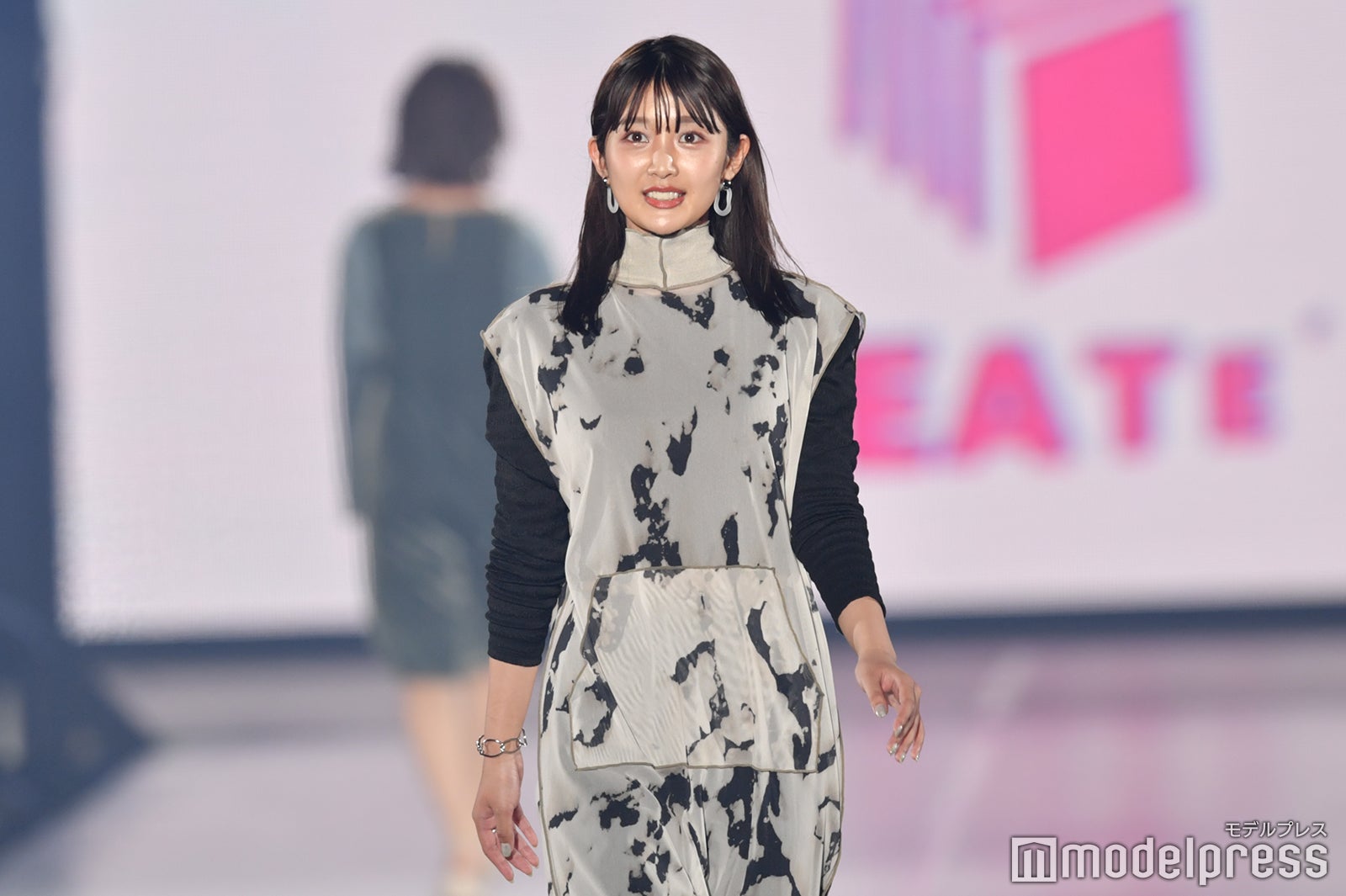 （C）モデルプレス