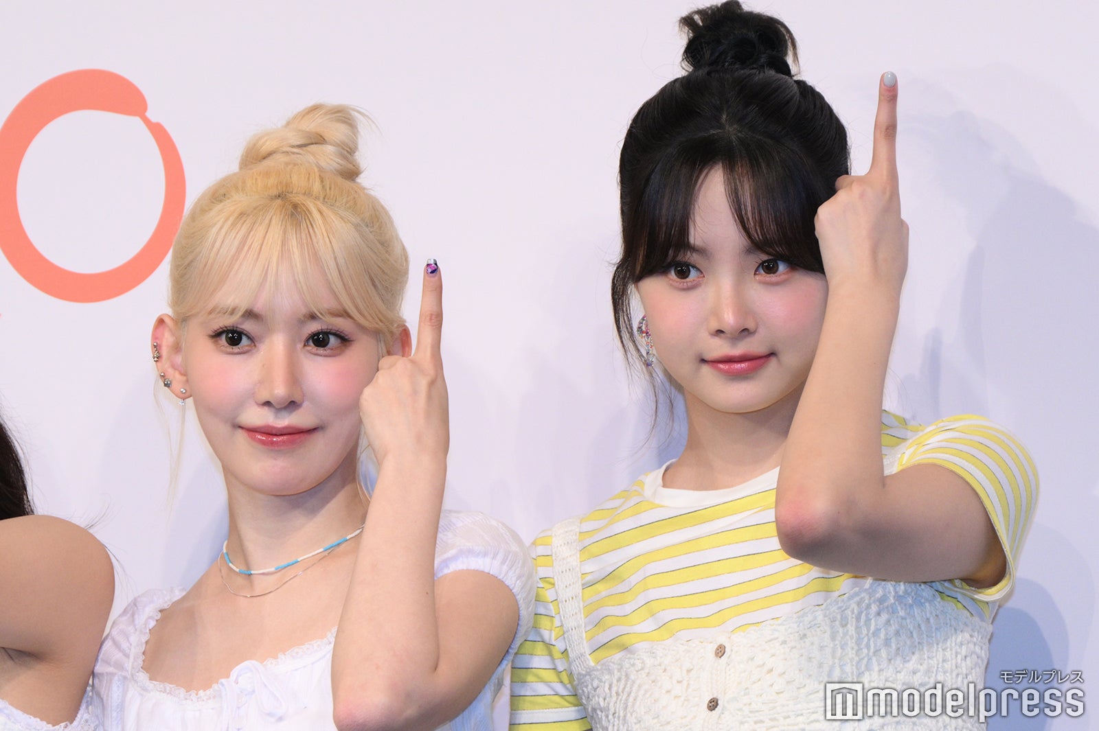 SAKURA、HONG EUNCHAE／LE SSERAFIM（C）モデルプレス