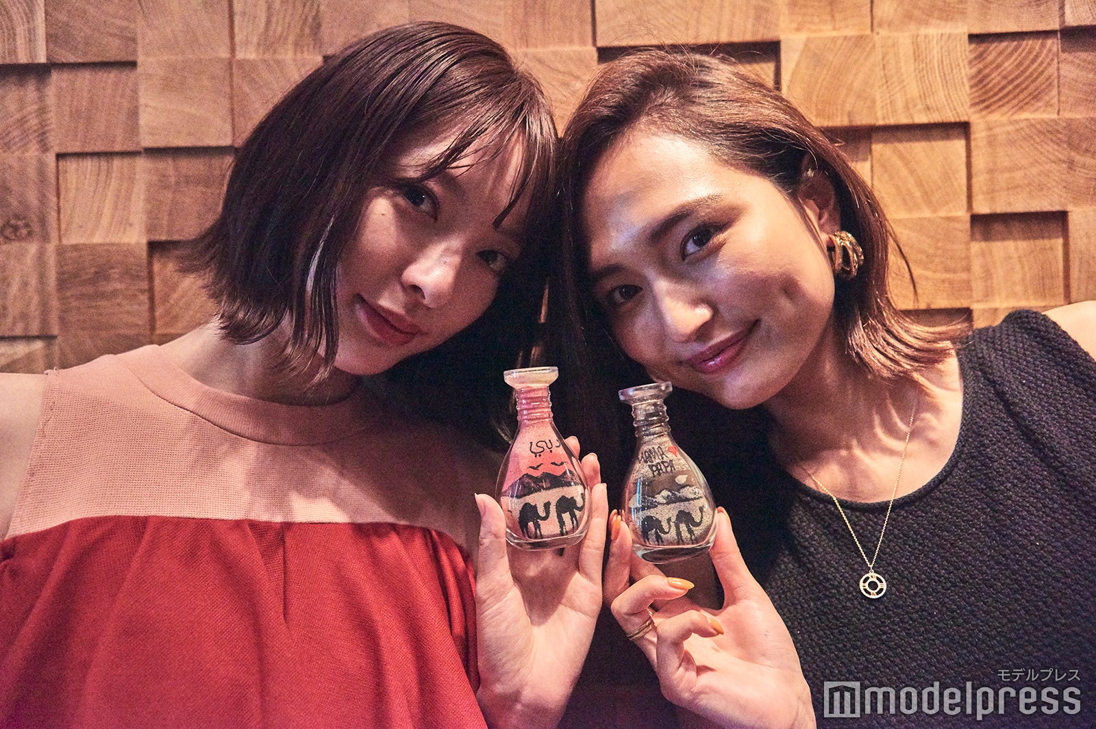 世界に一つのお土産をゲット！（C）モデルプレス