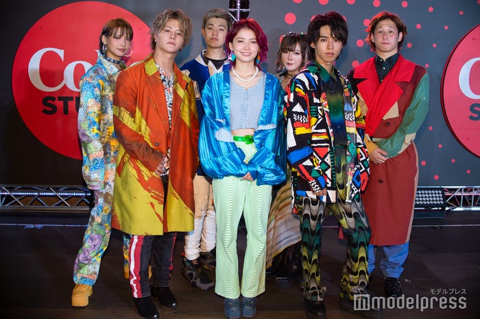 フォーエイト48(後列左から)ゑむ氏。、わかゔぁ、永ennのアリス、アマリザ(前列左から)こたつ、あみか、タロー社長 (C)モデルプレス