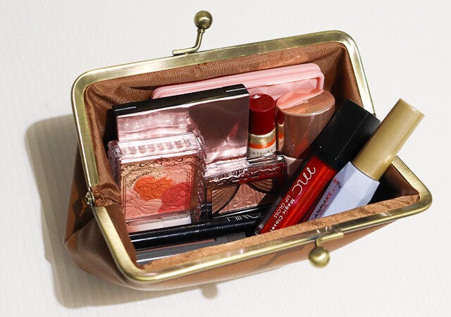 リンネル1月号増刊の付録のがま口ポーチの容量