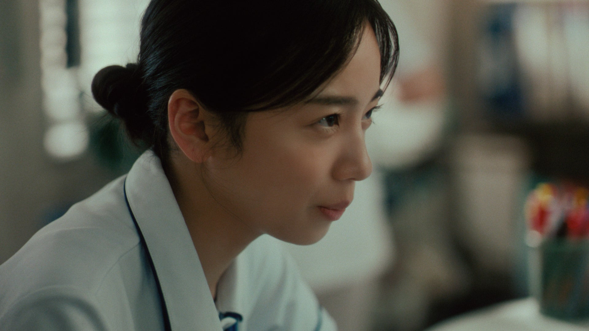 新テレビCM「仕事終わりの焼肉篇」より（提供写真）