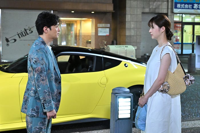 津田健次郎、松本若菜「西園寺さんは家事をしない」第6話より(C)TBS