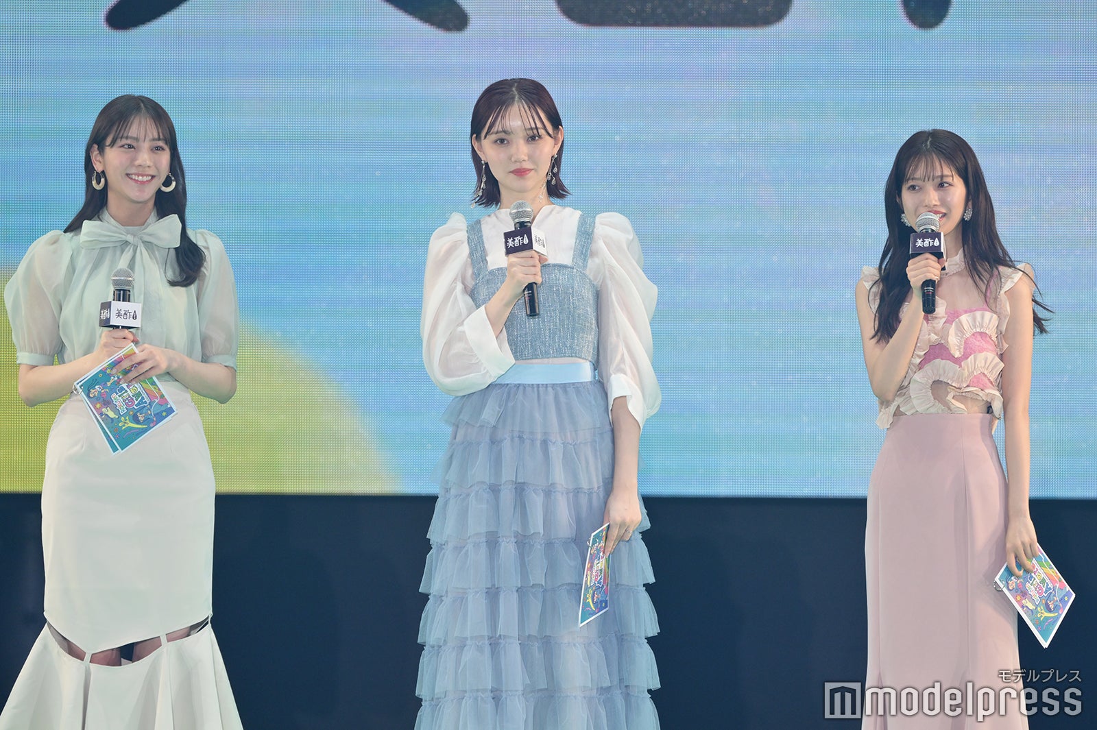 貴島明日香、江野沢愛美、小室安未（C）モデルプレス