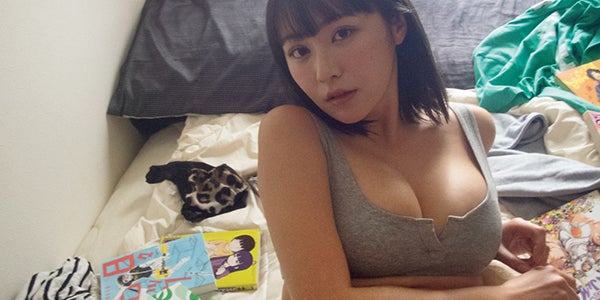 てんちむの美バストにドキッ リアル世界観のグラビア - モデルプレス
