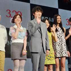 映画「白ゆき姫殺人事件」（3月29日公開）トークイベントに出席した（左から）中村義洋監督、小野恵令奈、綾野剛、井上真央、菜々緒、ダンカン