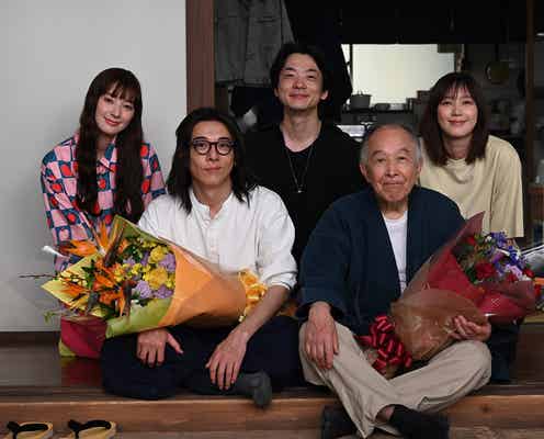 高橋一生、橋爪功・本田翼らと「6秒間の軌跡」クランクアップ「ヅメさんがやるとおっしゃるならシーズン3でお会いしましょう」