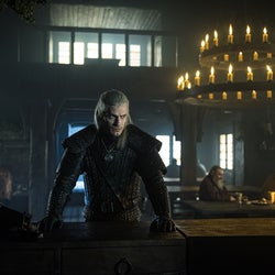 Netflix『ウィッチャー』主演ヘンリー・カヴィルは撮影中ずっと○○していた!