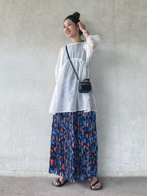 シアートップス　コーデ　夏