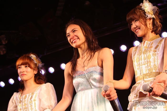 秋元才加(中)/卒業公演(C)AKS