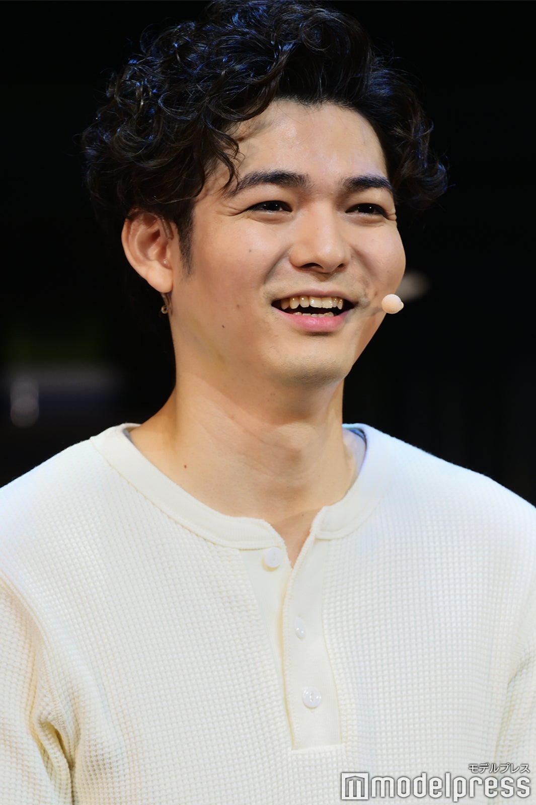 草間リチャード敬太に連絡先を教えた薮宏太（C）モデルプレス
