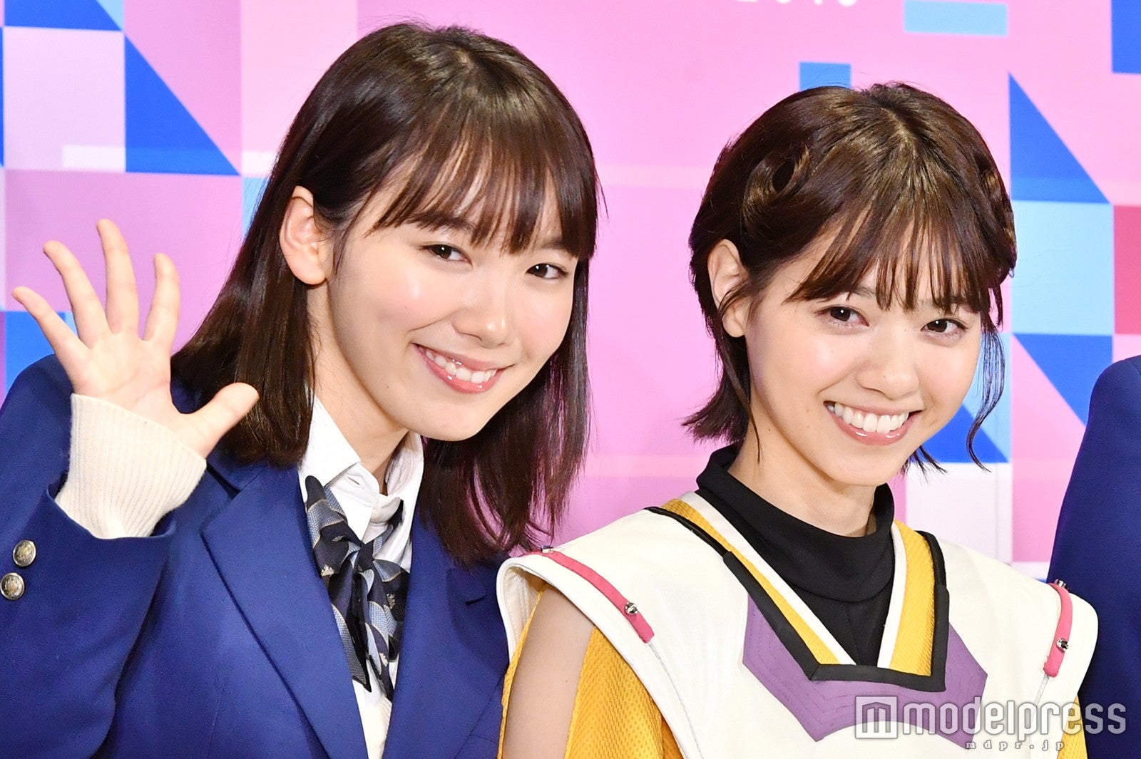 飯豊まりえ、西野七瀬（C）モデルプレス