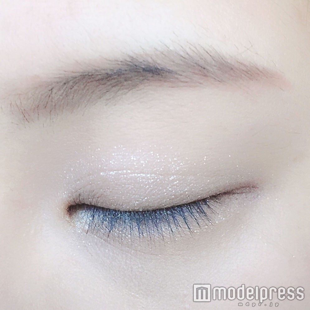 下まぶたにも忘れずに／写真：onoaki（C）モデルプレス