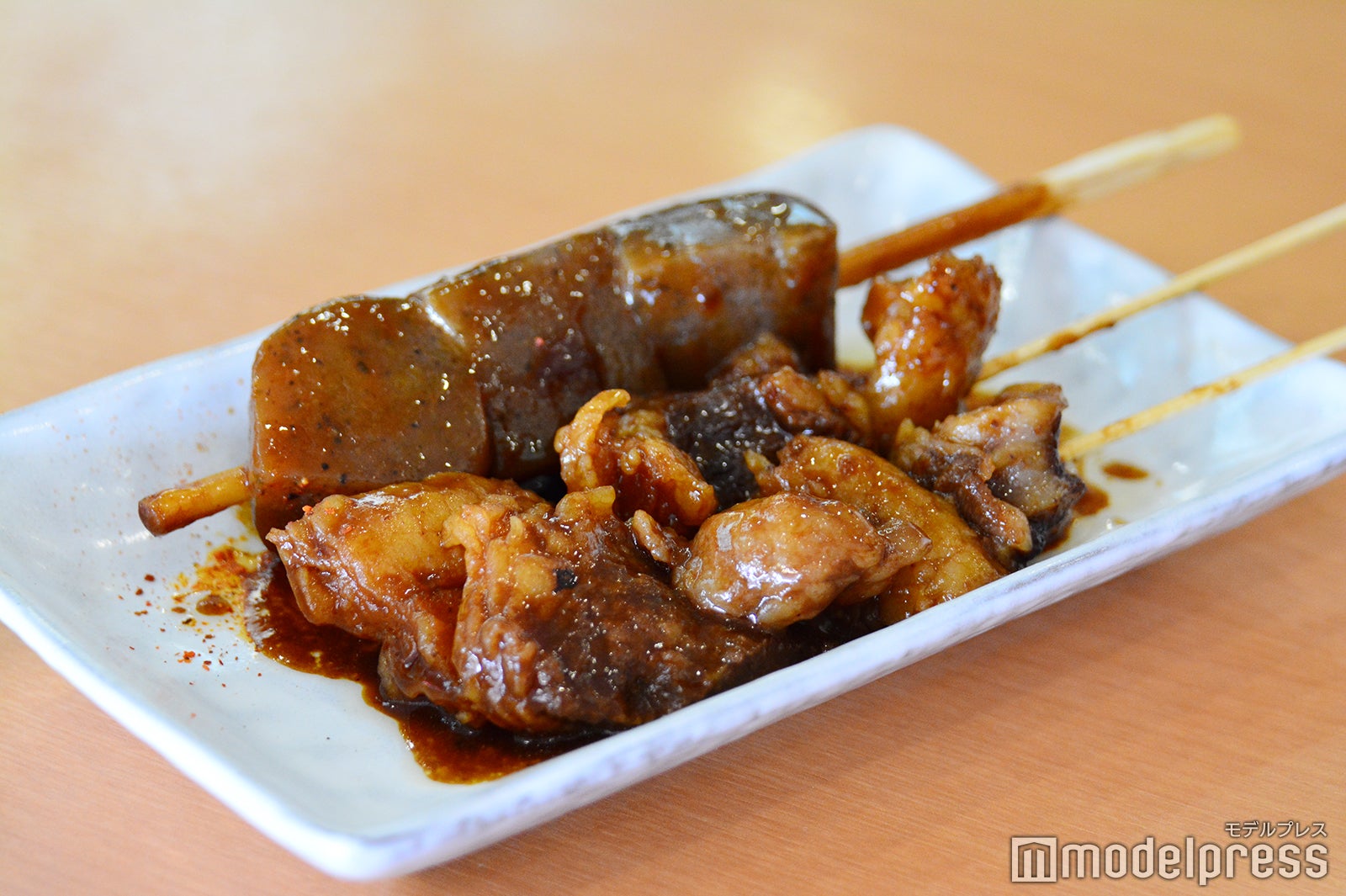 どて煮、みそこんにゃく各100円（C）モデルプレス