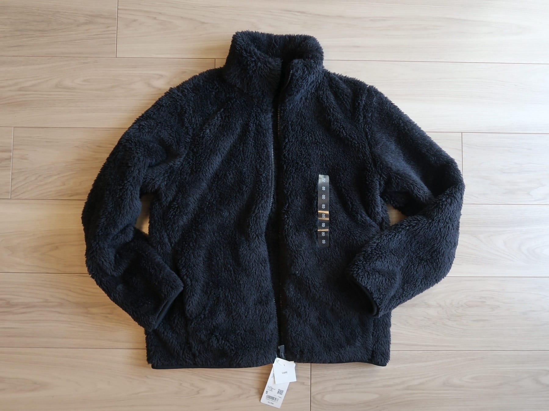 ユニクロ　ファーリーフリースフルジップジャケット　定価2990円・期間限定価格1990円（税込）