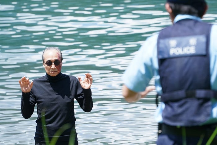 小日向文世「降り積もれ孤独な死よ」第1話より(C)日本テレビ