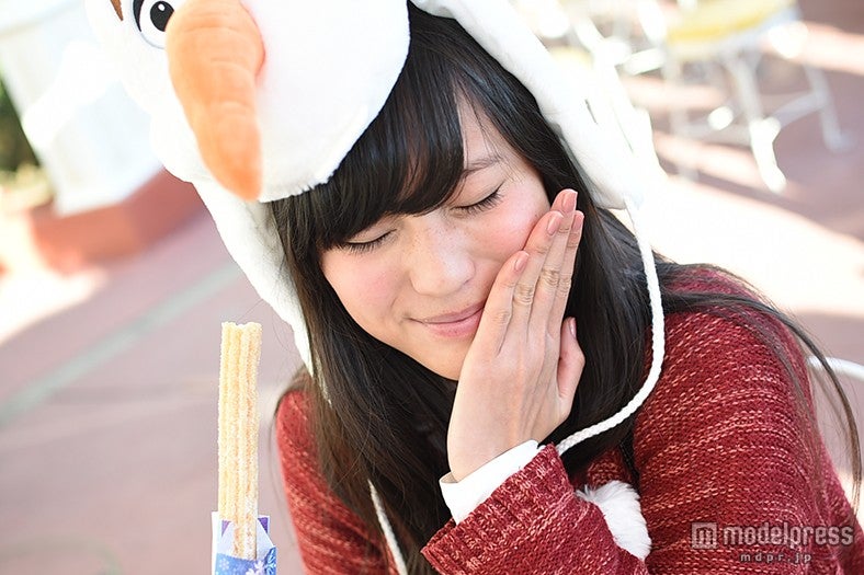 甘くてサクサクのチュロス／モデル：矢内美麻理