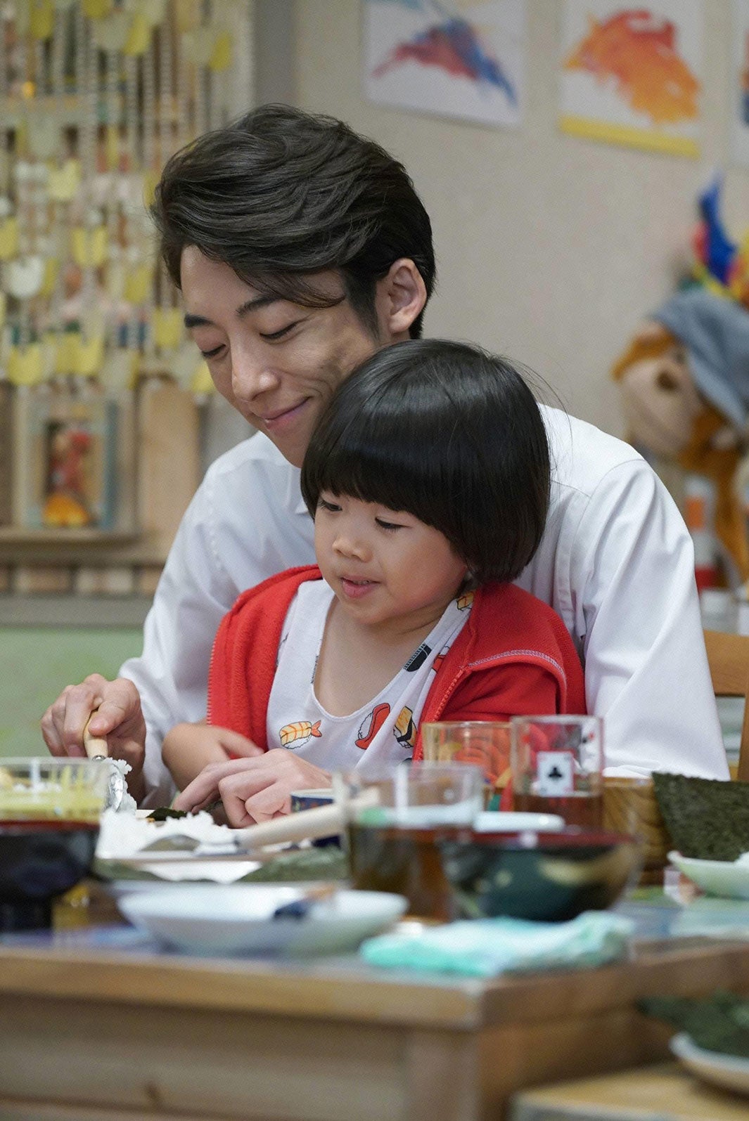 高橋一生、鳥越壮真／「民衆の敵」第5話より（C）フジテレビ