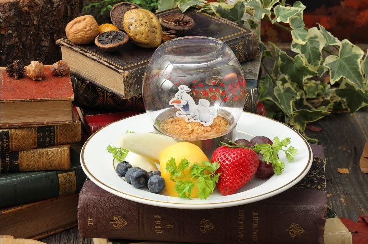 ＜オラフ in Holiday＞ゲイル舞うサクサクパイプレート　2,190円（C）Disney