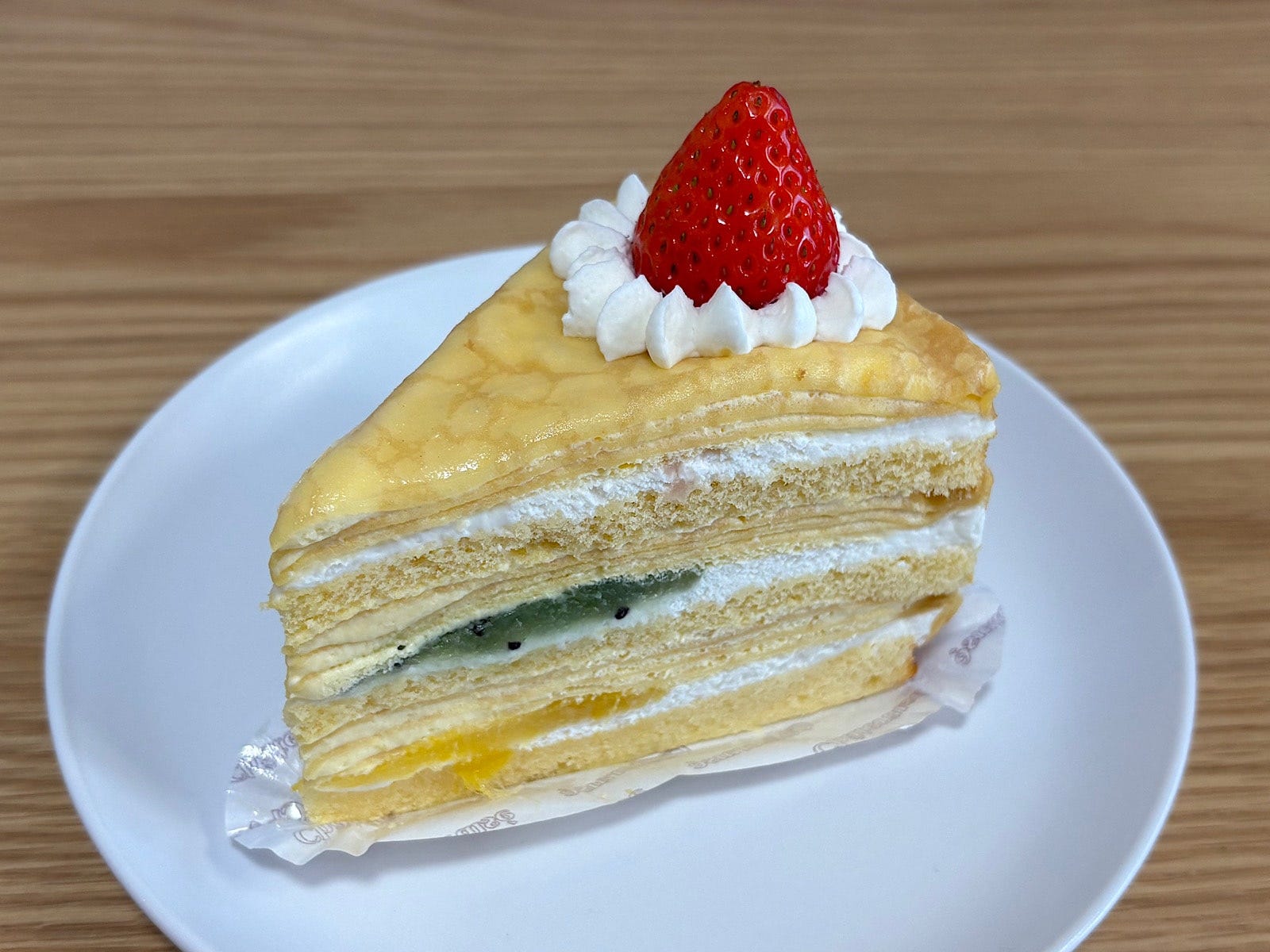 3位の「クレープ・オ・フリュイ」。フルーツの甘酸っぱい味わいと、何層にも重なったクレープの口どけが楽しめる一品 ※画像:筆者撮影