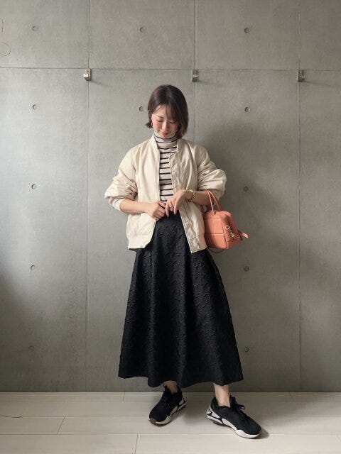 ユニクロのエクストラファインメリノリブタートルネックセーターのボーダーを使った大人可愛いスポーティーコーデ