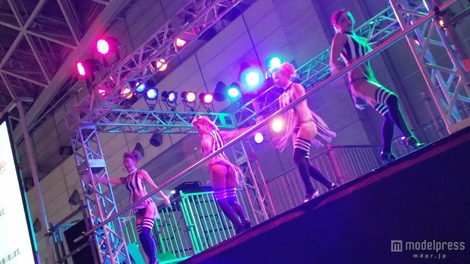 サマソニを盛り上げたゴーゴーダンサーズ