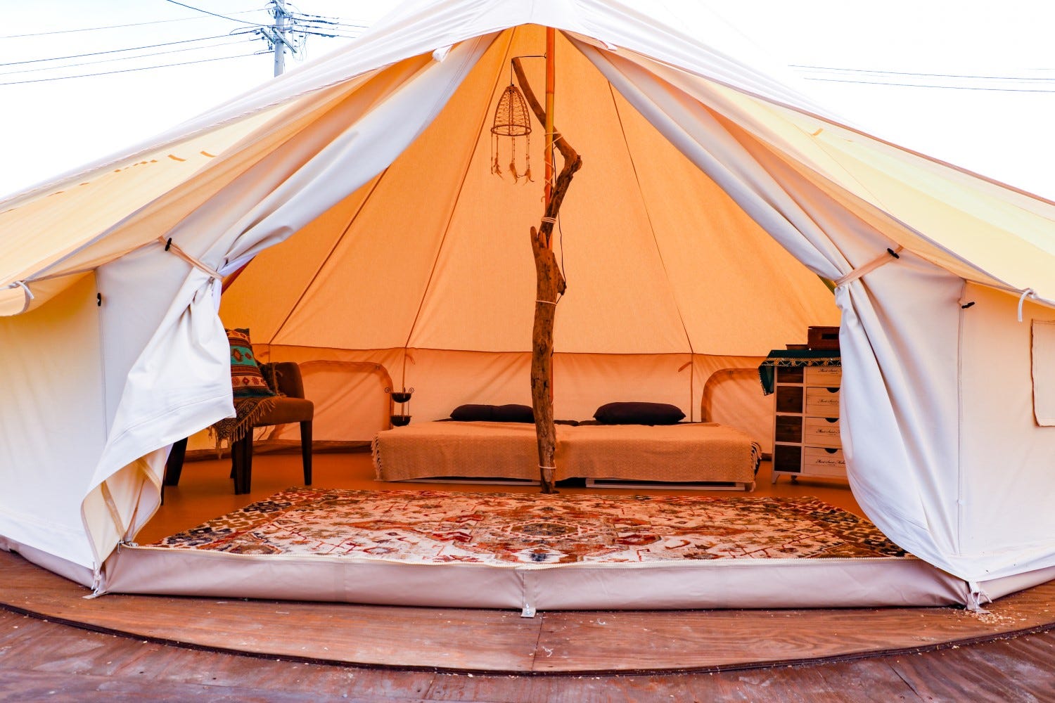 石川にビーチサイドグランピング「オーシャンズテラス柴垣」波音と夕陽が非日常を演出