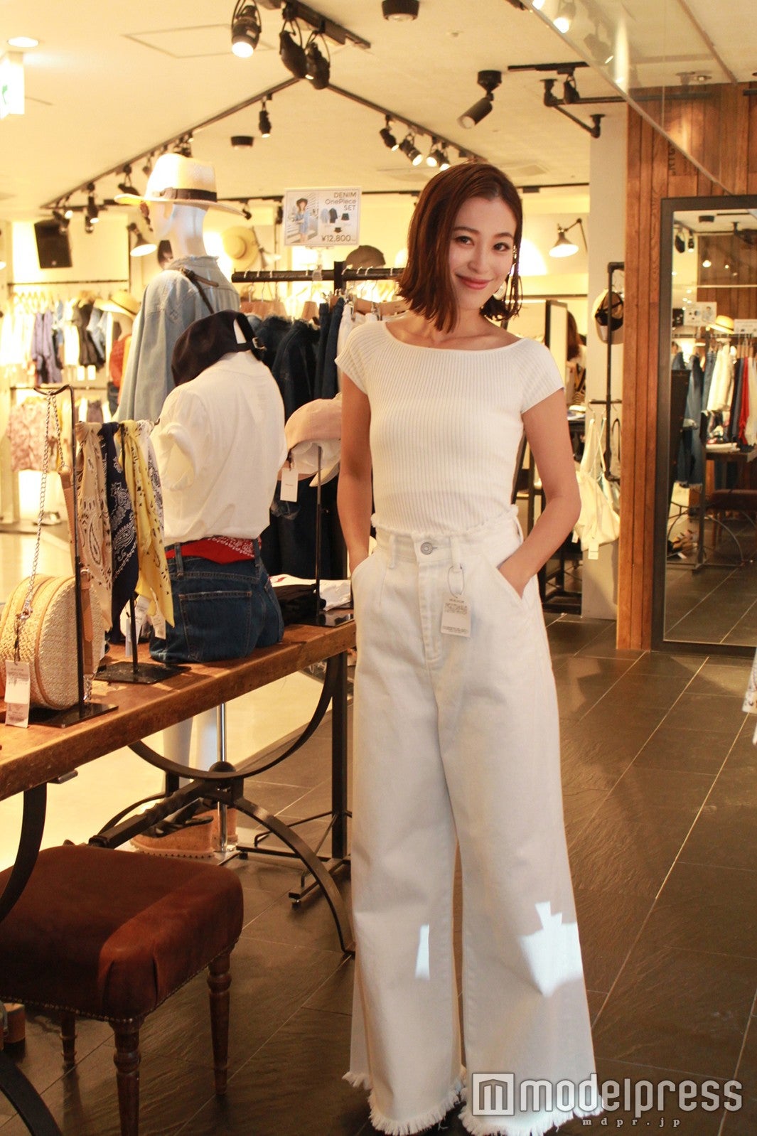 「MOUSSY」ではホワイトワイドデニムをゲット