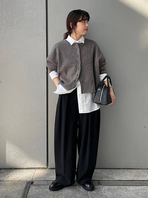 黒ワイドパンツコーデ4