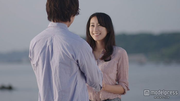 浅田舞/「ずっとマイラブ feat. HAN-KUN & TEE」MVより