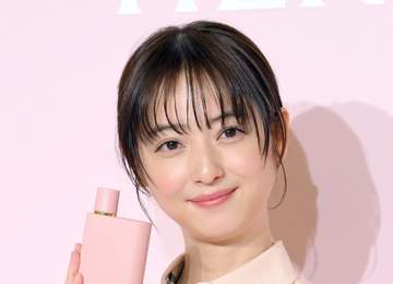 38歳マジ！？ ショート髪になった佐々木希 久々イベントに現る まるで女子大生の衝撃スカート姿 ビジュ依然最強