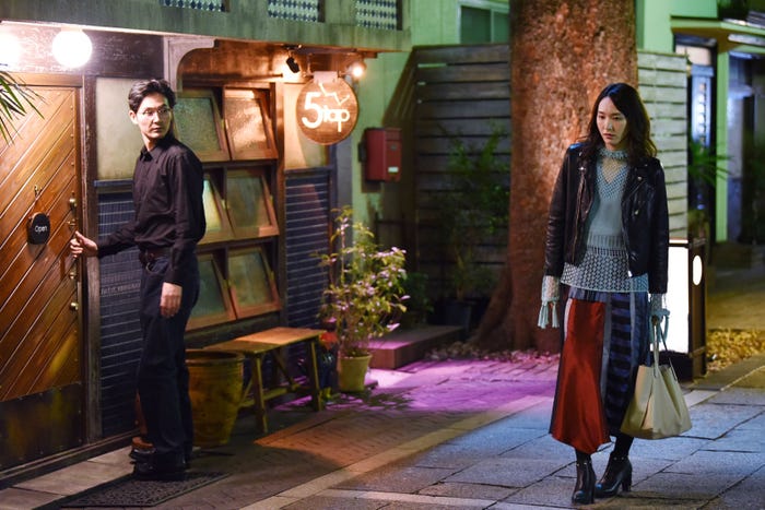 松田龍平・新垣結衣/「獣になれない私たち」第2話より(C)日本テレビ