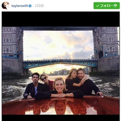 テイラー・スウィフト、元彼との“Wデート”ショットが世界中で話題