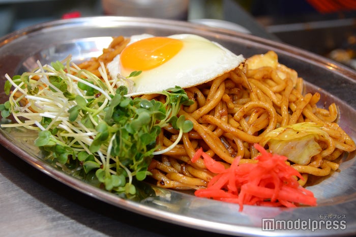 横浜駅東口POST STREET（C）ビューティーガール