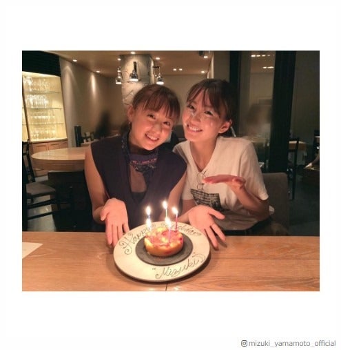 山本美月＆岡崎紗絵「パーフェクトワールド」“川奈姉妹”ショットに反響