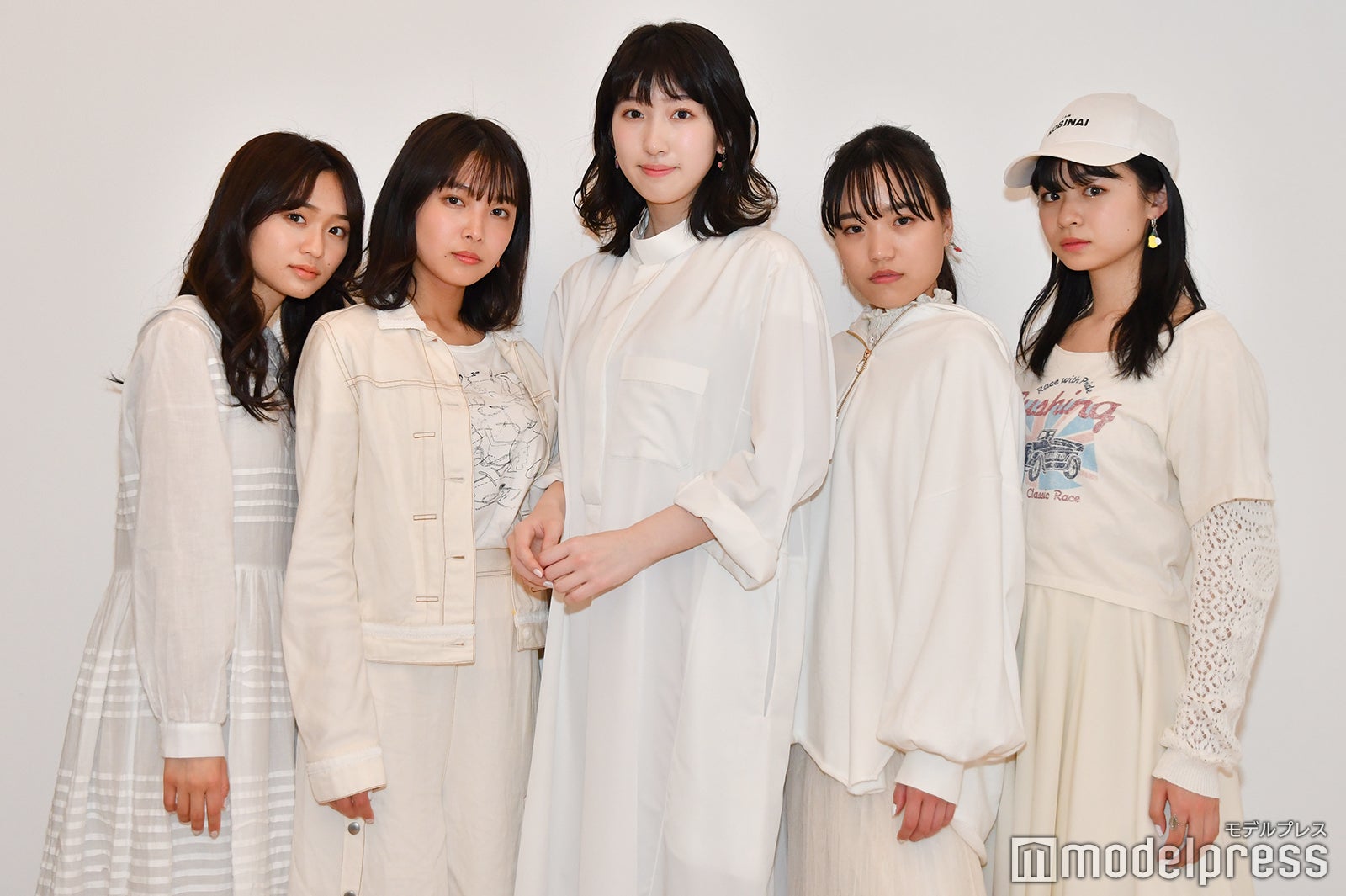 橋本乃依、寺本莉緒、日比美思、伊藤千由李、莉子（C）モデルプレス