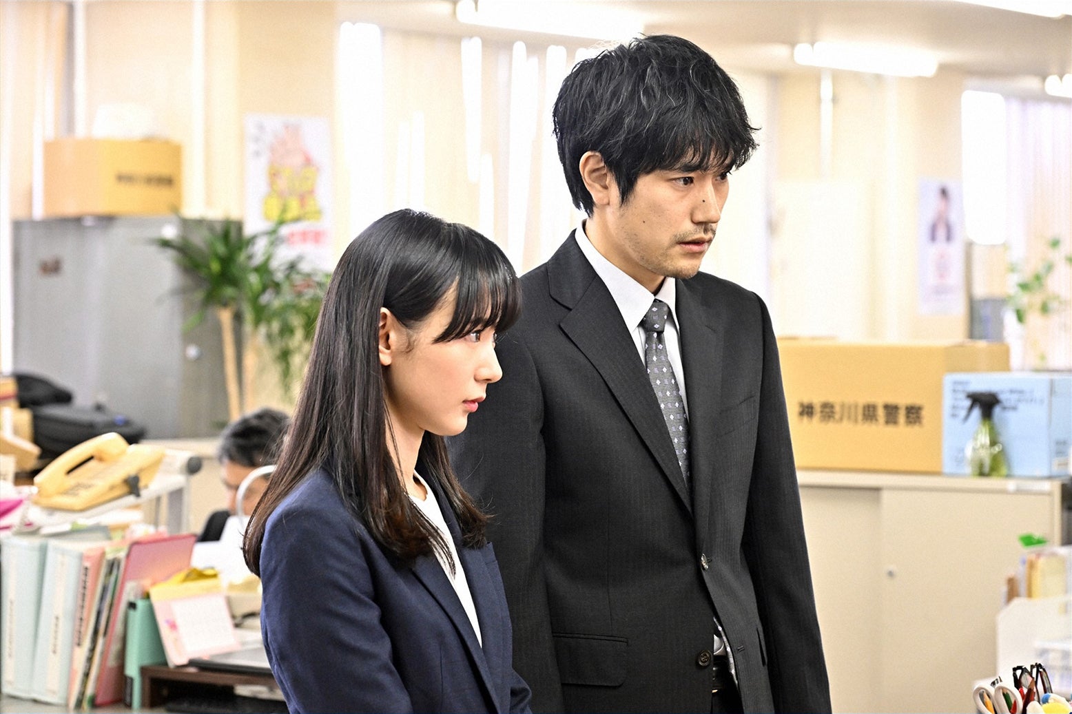穂志もえか、松山ケンイチ／ 「100万回 言えばよかった」第1話より（C）TBS