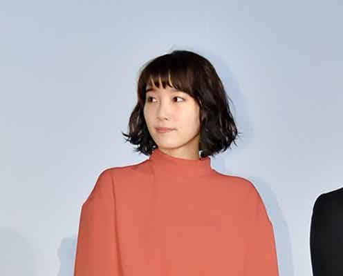 飯豊まりえ、“技あり”ワントーンコーデで大人可愛く<ファッションチェック>
