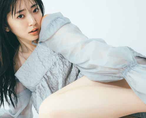 鈴木愛理、シースルーで肩見せ 30代突入した心境語る