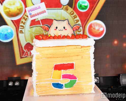 嵐・二宮和也&松本潤、2人でケーキ“入刀” 祝福に駆けつける