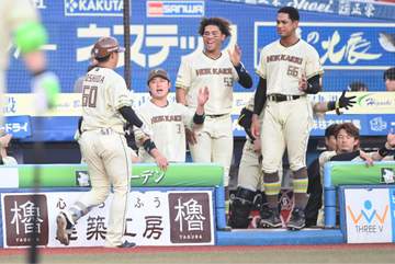 日本ハムが一発攻勢で快勝 貯金11に 吉田2発、野村、万波の4発でチーム本塁打は断トツ1位110本に